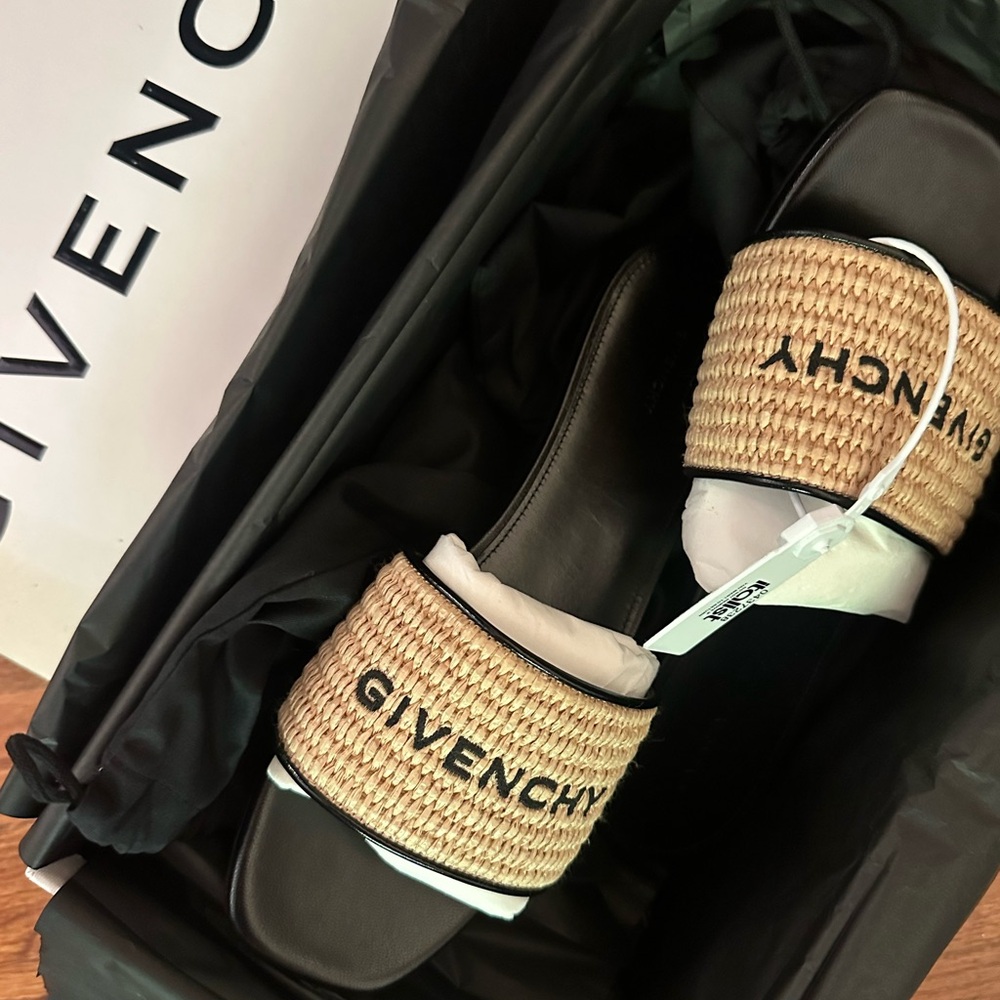 Givenchy Raffia Flat Mules / slides